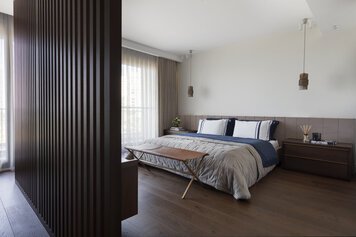 Online design Transitional Bedroom by Meric S. thumbnail