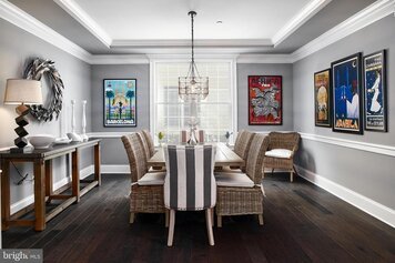 Online design Eclectic Dining Room by Chrystal C. thumbnail