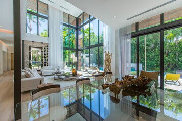 Online design Contemporary Living Room by Taize M. thumbnail