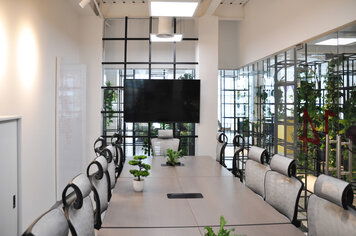 Online design Modern Business/Office by Rawan A. thumbnail