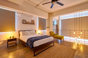 Online design Eclectic Bedroom by Mariel H. thumbnail