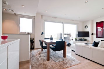 Online design Contemporary Dining Room by Henrika T. thumbnail