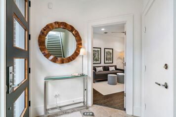 Online design Modern Hallway/Entry by Emina A. thumbnail