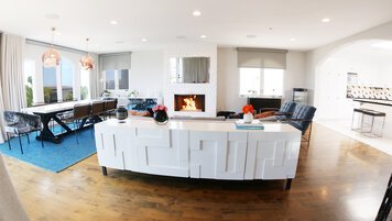 Online design Contemporary Living Room by Lauren B. thumbnail
