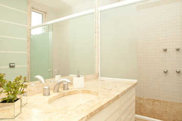 Online design Transitional Bathroom by Renata B. thumbnail
