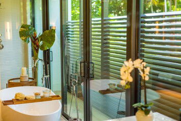 Online design Contemporary Bathroom by Taize M. thumbnail