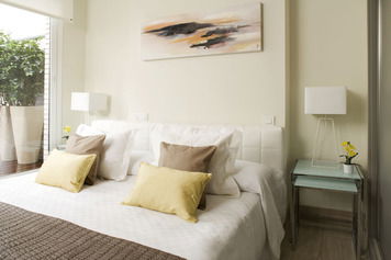 Online design Modern Bedroom by Henrika T. thumbnail