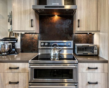 Online design Modern Kitchen by Emily E. thumbnail