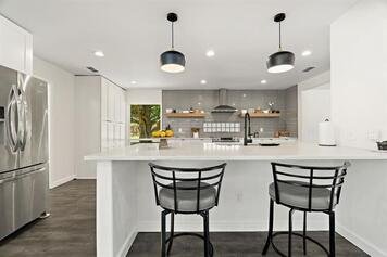 Online design Contemporary Kitchen by Ivonne O. thumbnail