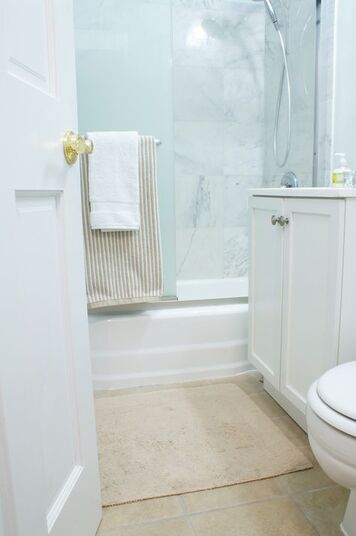 Online design Contemporary Bathroom by Renata G. thumbnail
