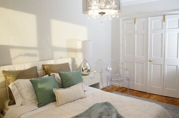 Online design Contemporary Bedroom by Renata G. thumbnail