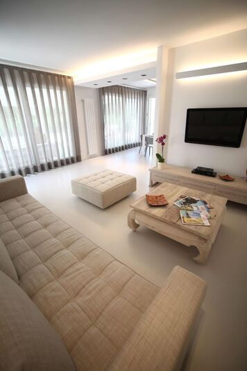Online design Contemporary Living Room by Roberto D thumbnail