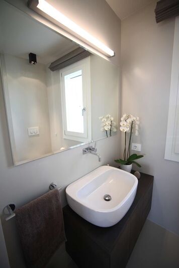 Online design Contemporary Bathroom by Roberto D thumbnail
