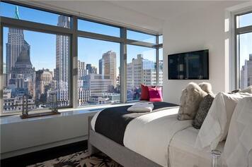 Online design Modern Bedroom by Tarah Y. thumbnail