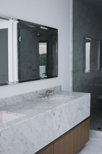 Online design Modern Bathroom by Michelle P. thumbnail