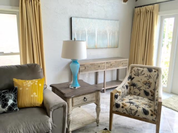 Online design Transitional Living Room by Jeseline T. thumbnail