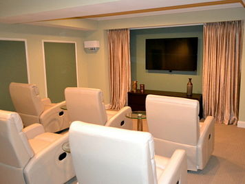 Online design Contemporary Living Room by Megan K. thumbnail