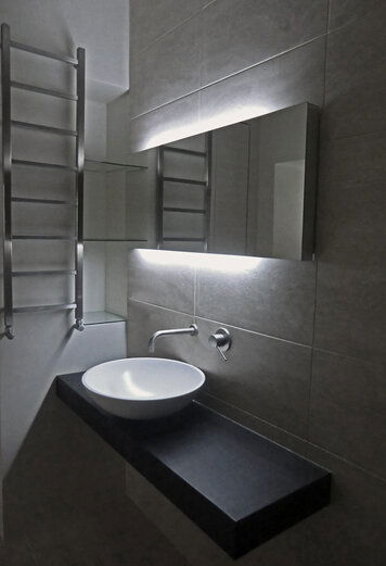 Online design Modern Bathroom by Laura A. thumbnail