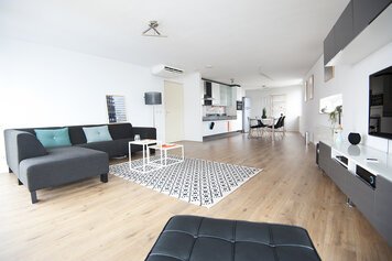 Online design Living Room by Colinda V. thumbnail