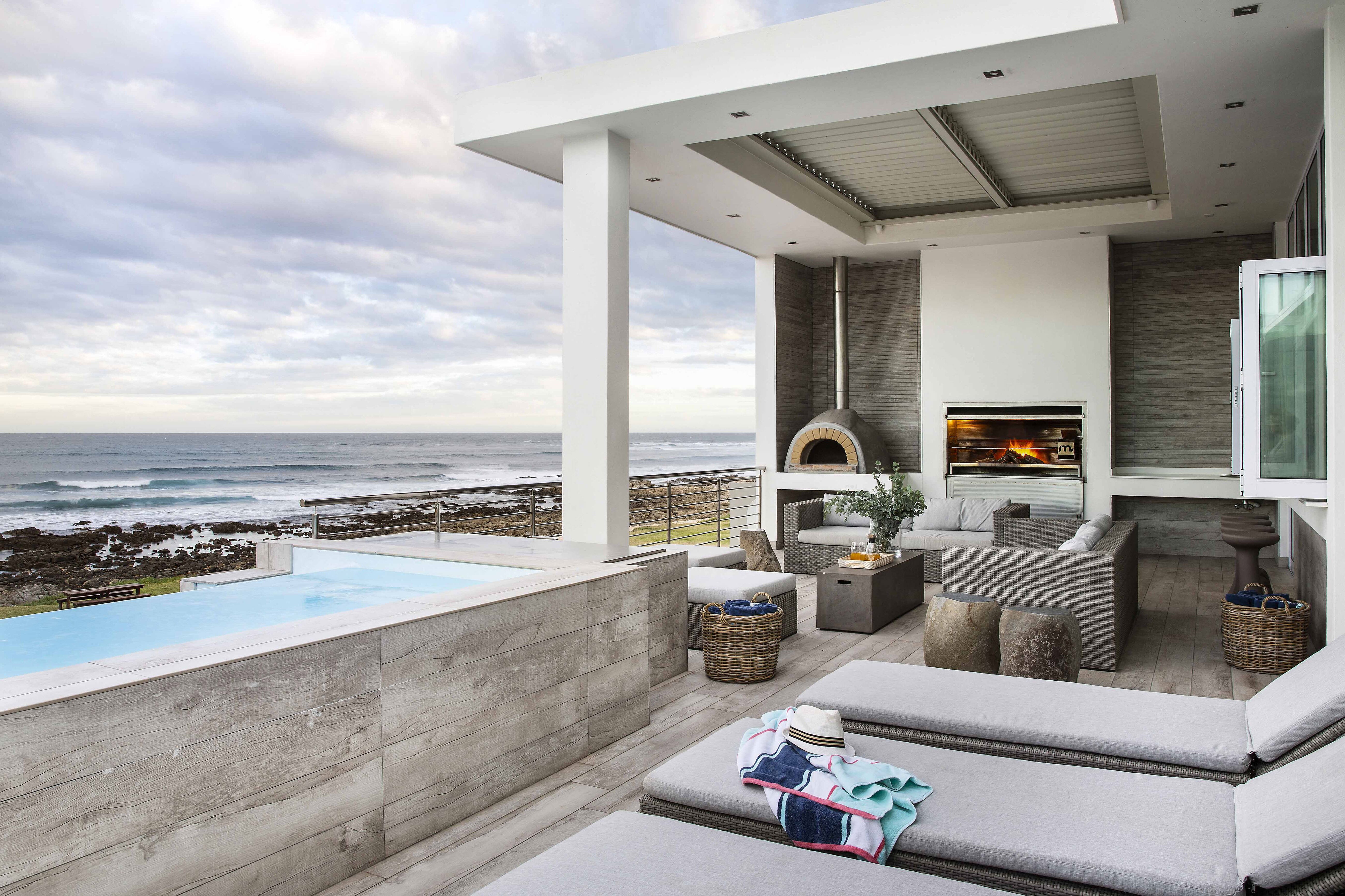 Relaxing Oceanfront Patio Design