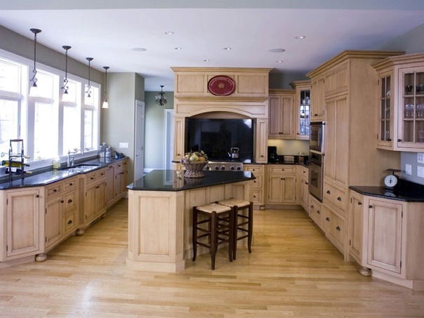 Traditional Wood Kitchen Interior Design Sample