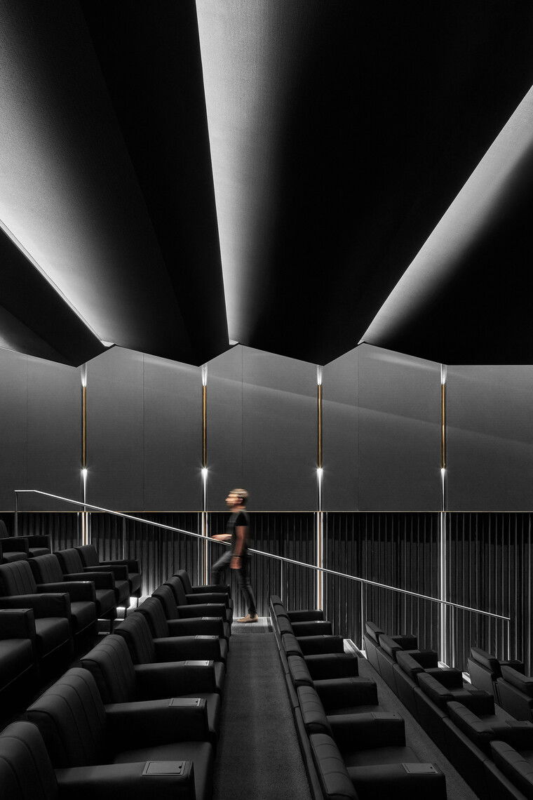 Online design Modern Business: 1 Space by Elizabeth T. thumbnail