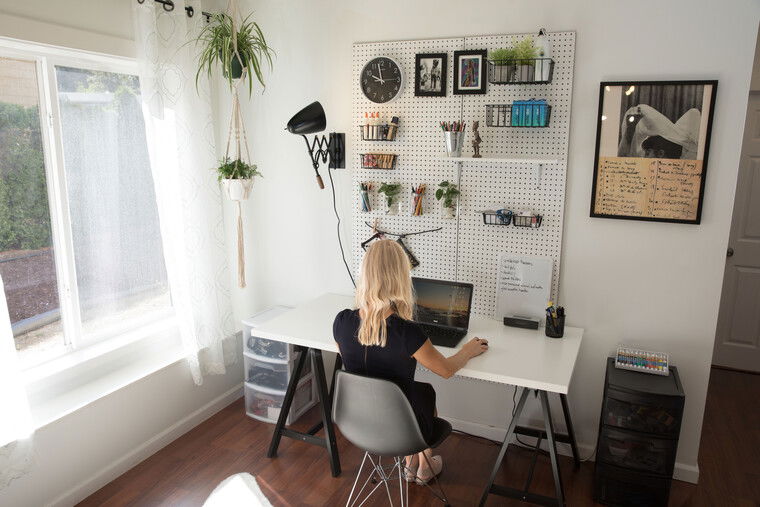 Online design Transitional Home Office by Sonia C. thumbnail