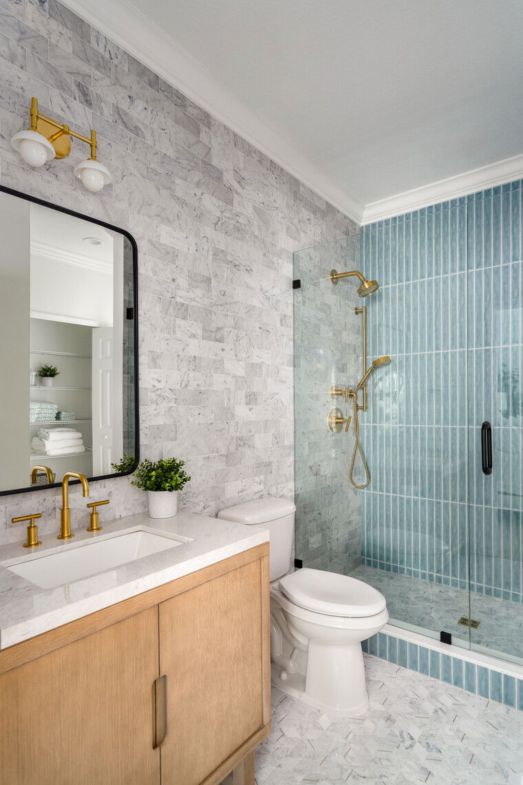 Diseño en línea Baño Moderno de Carla A. miniatura
