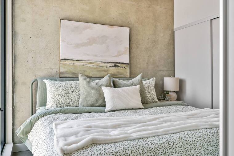 Online design Traditional Bedroom by Renee G. thumbnail