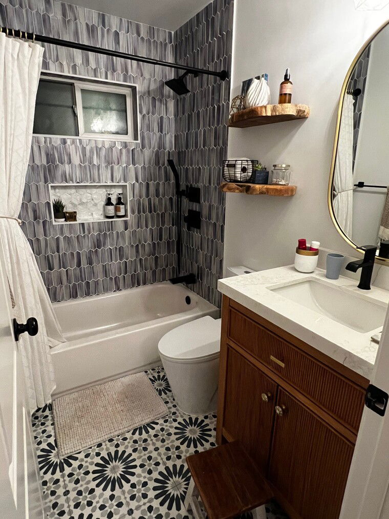 Online design Modern Bathroom by Kayla T. thumbnail