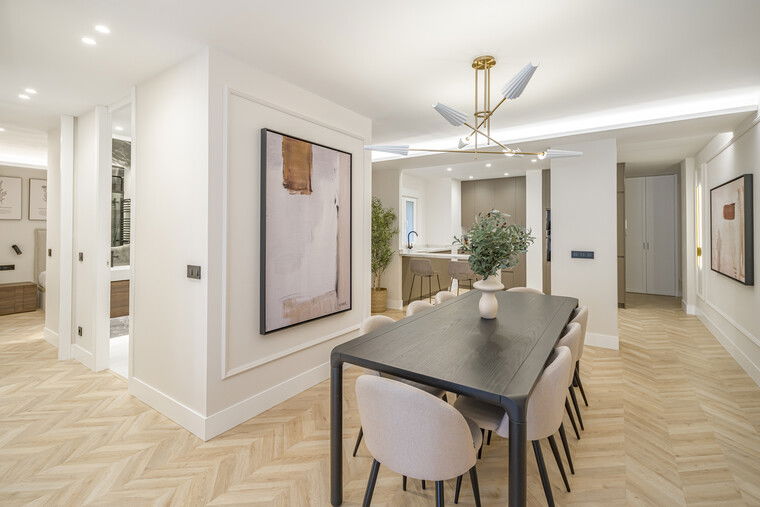 Online design Contemporary Dining Room by Julieta P. thumbnail