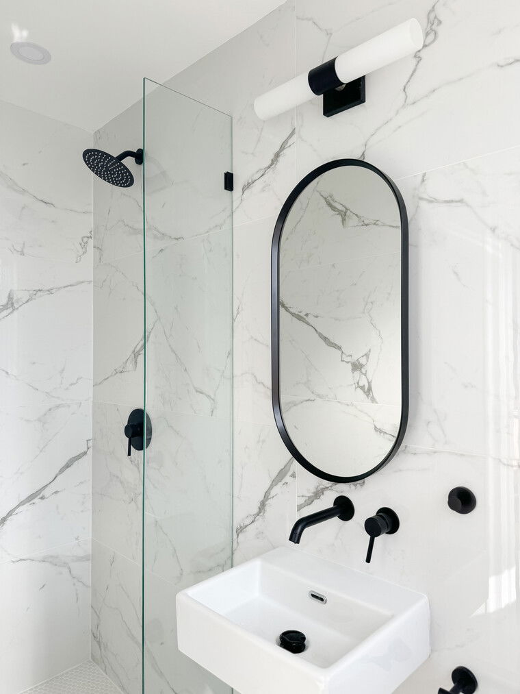 Online design Modern Bathroom by Kyra V. thumbnail