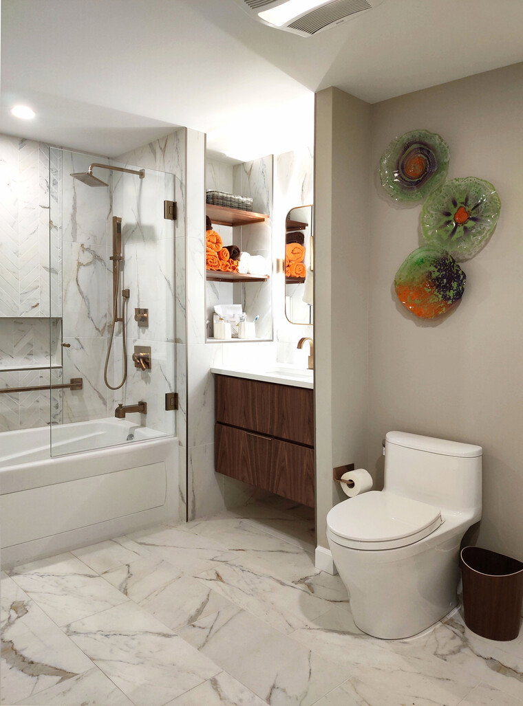 Diseño en línea Baño Moderno por Lorra R. miniatura