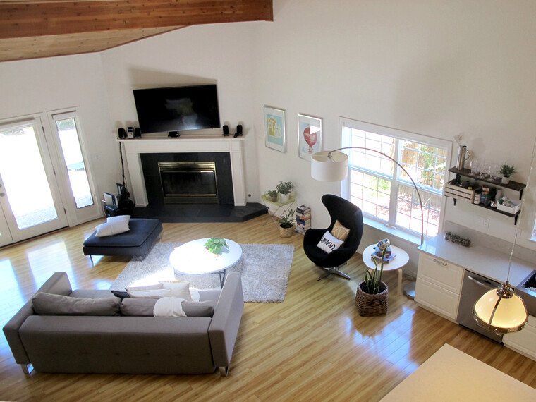 Online design Modern Living Room by Marisa G. thumbnail