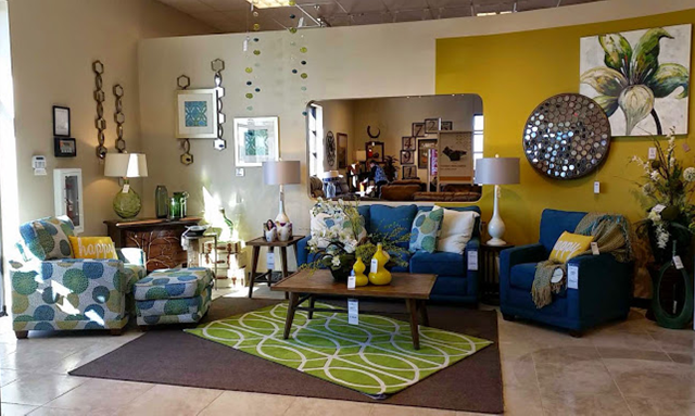 Online design Transitional Living Room by Shaina M. thumbnail