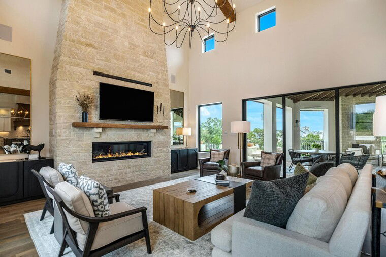 Online design Transitional Living Room by Erica G. thumbnail