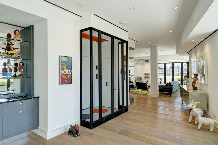 Online design Modern Hallway/Entry by susan w. thumbnail