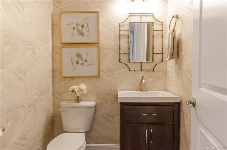 Online design Glamorous Bathroom by Alissa A. thumbnail