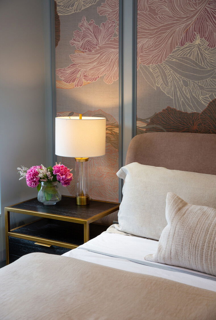 Online design Glamorous Bedroom by Kyra V. thumbnail