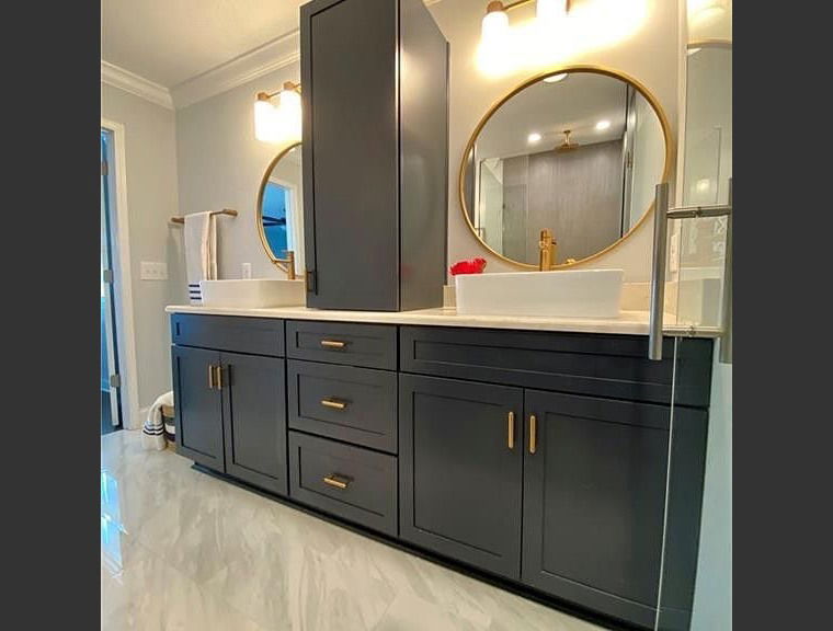 Online design Contemporary Bathroom by Alissa A. thumbnail