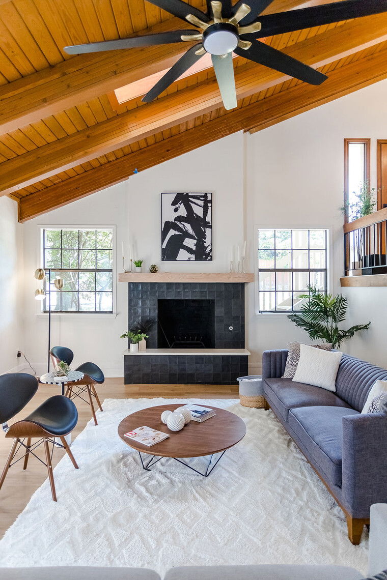 Diseño en línea Sala de Estar Moderna por Jessica Z. miniatura