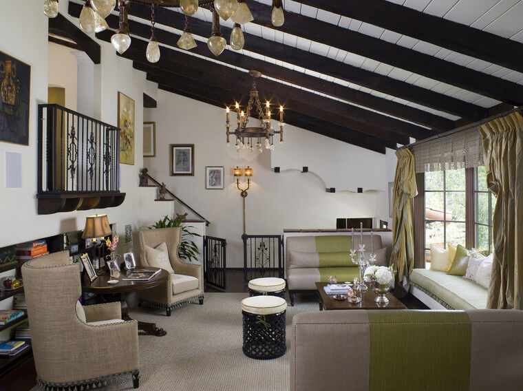Online design Contemporary Living Room by Lori D. thumbnail