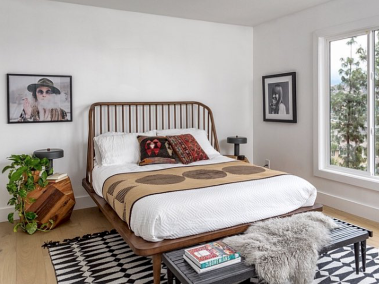 Online design Modern Bedroom by Sarah R. thumbnail