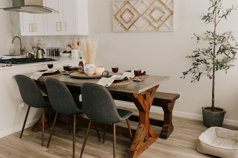 Online design Country/Cottage Dining Room by Mackenzie H. thumbnail