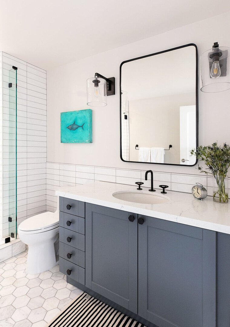 Online design Modern Bathroom by Caity H. thumbnail
