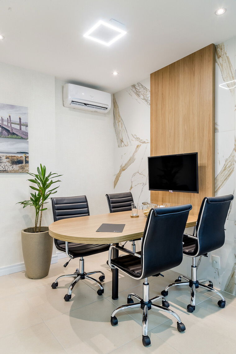 Online design Modern Business: 1 Space by Karla A. thumbnail