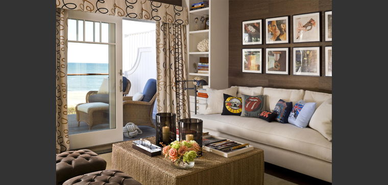 Online design Traditional Living Room by Cynthia T. thumbnail