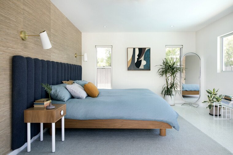 Online design Modern Bedroom by Jamie M. thumbnail