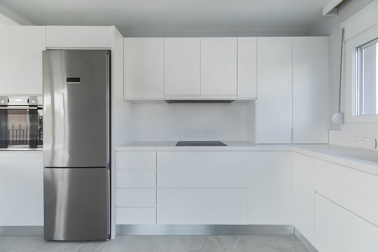 Online design Modern Kitchen by Sandra K. thumbnail