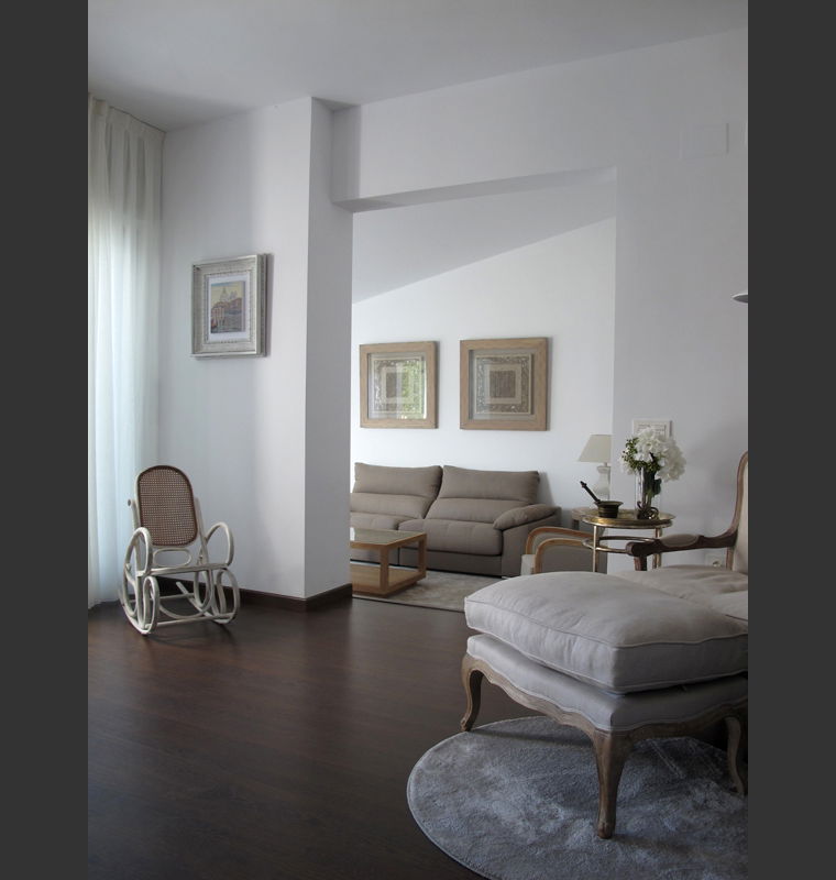 Online design Traditional Hallway/Entry by Marisa G. thumbnail